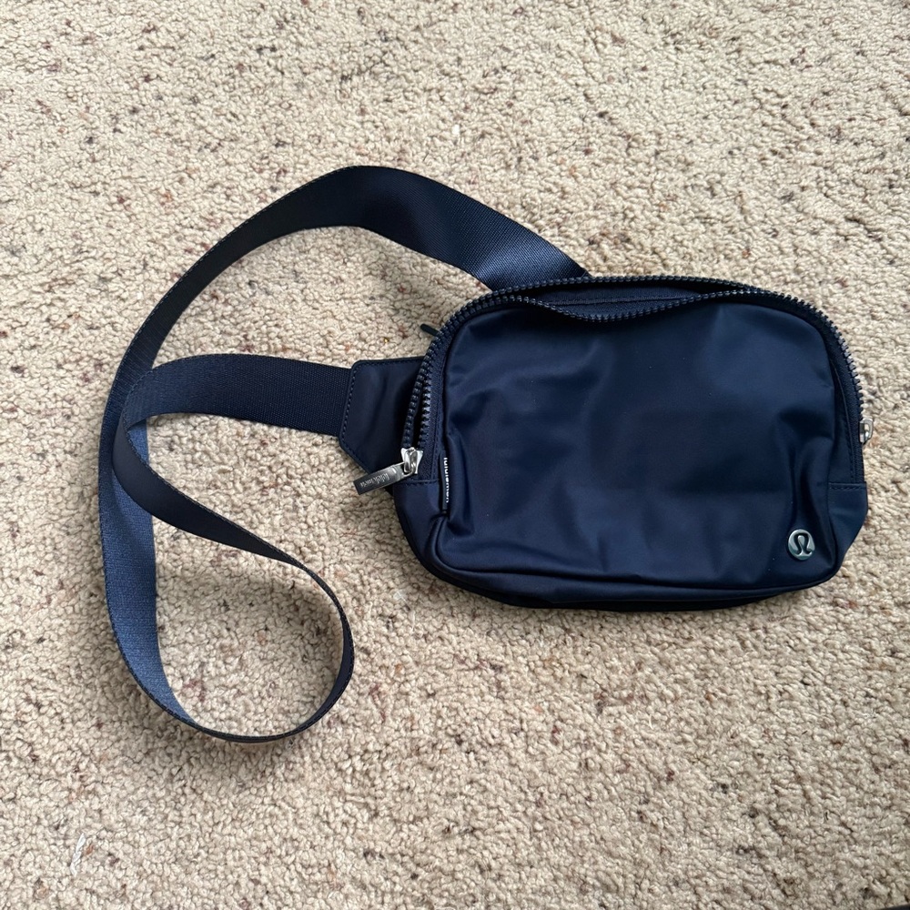 Lululemon Navy Belt Bag 2L